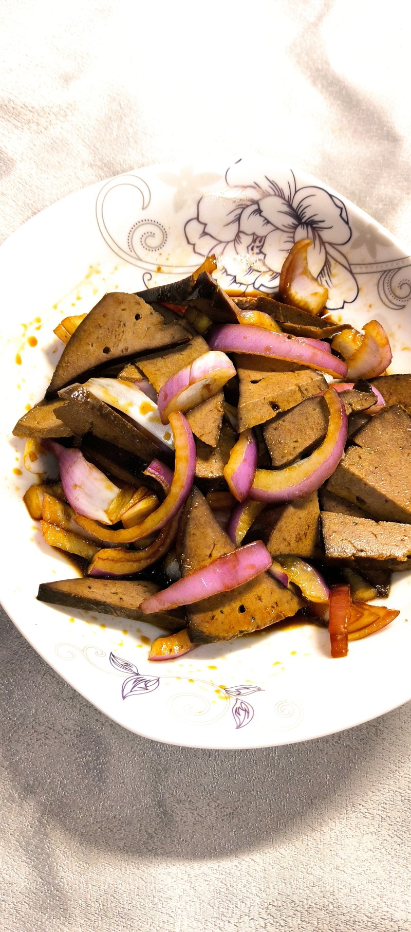 洋葱拌猪肝的家常做法 洋葱拌猪肝怎么做好吃